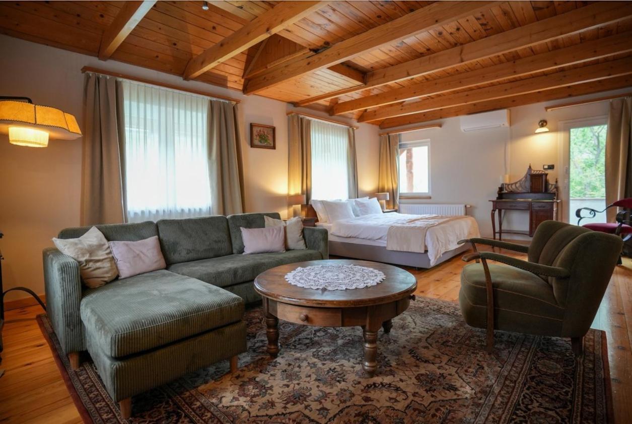 Nomad Hotel & Glamping ノスヴァイ エクステリア 写真